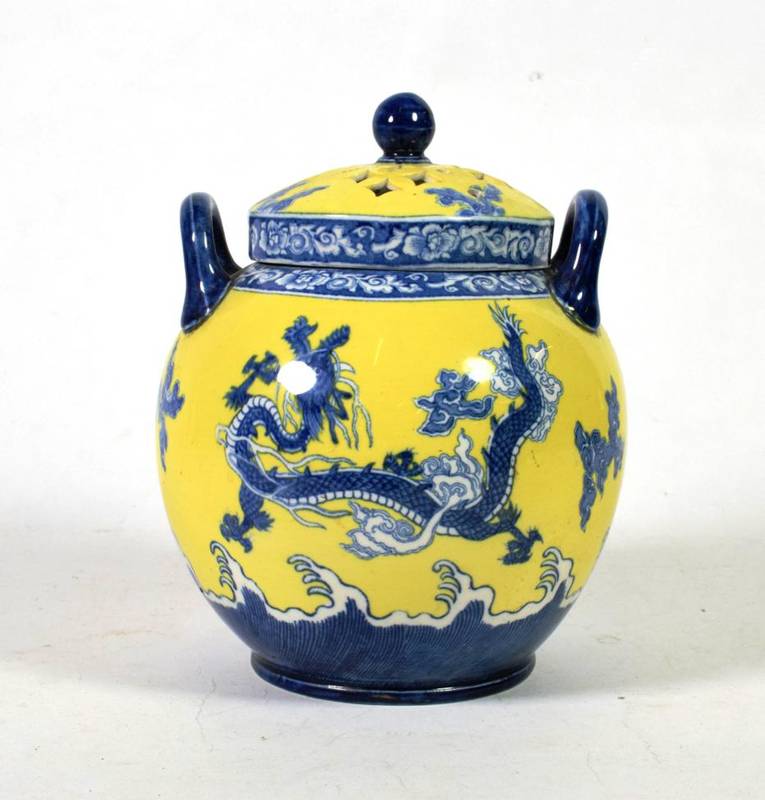 Lot 276 - A 19th century Wedgwood pot pourri with Oriental decoration
