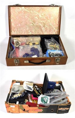 Lot 298 - A good quantity of costume jewellery including Past Times, bead necklaces, 1960's and later...