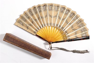 Lot 2124 - An Elegant Tortoiseshell and Horn Fan, circa 1900, the monture clouté with steel, the guards...