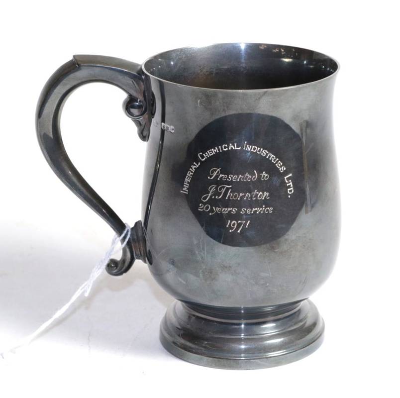Lot 133 - A silver mug, James Dixon & Sons Ltd, Sheffield 1970, 18th Century style with ICI presentation...