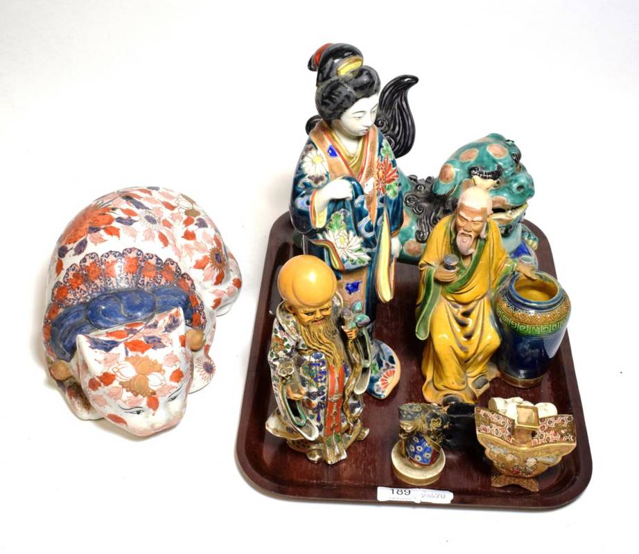 Lot 189 - A collection of decorative Oriental ceramics including an Imari cat