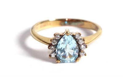 Lot 207 - A 9 carat gold aquamarine and diamond ring, finger size L1/2