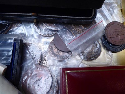 Lot 305 - Masonic tokens, coins and ephemera: box with quite an extensive collection of Masonic Lodege...