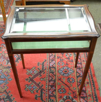 Lot 1286 - Edwardian mahogany and inlaid bijouterie table