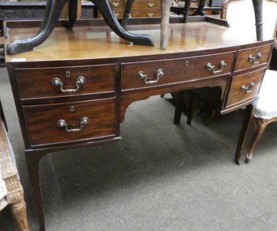 Lot 1327 - An Edwardian mahogany dressing table