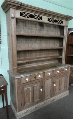 Lot 1362 - A Victorian pine dresser and rack