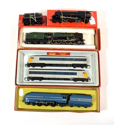 Lot 2195 - Triang Hornby OO Gauge Locomotives R864 Queen Mary (lacks box base), R861 Evening Star, R555C...