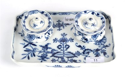 Lot 11 - A 20th century Meissen 'Blue Onion' desk standish with two inkwells