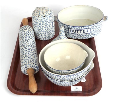 Lot 34 - ^ A tray of Maling Cobblestone pattern kitchenalia to include three mixing bowls; a...