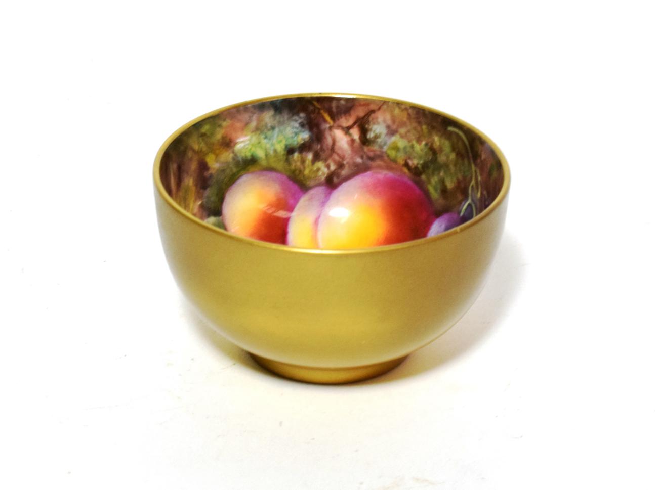 Lot 93 - Royal Worcester fruit painted bowl by Lockyer