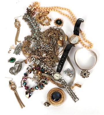 Lot 184 - A quantity of jewellery including a bloodstone and pearl brooch (a.f.); a Victorian Scottish brooch