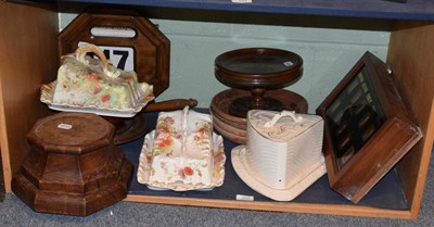 Lot 224 - ^ A 1930s oak wall calendar; assorted oak stands; wooden bowls; and three Victorian cheese dishes