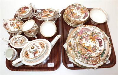 Lot 265 - A Royal Crown Derby 'Old Avesbury' pattern dinner and tea service for six place setting