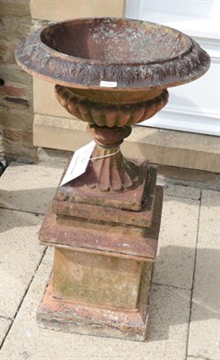 Lot 1298 - A 19th/early 20th century garden urn stamped Goy, 54cm by 99cm