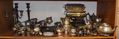 Lot 159 - Collection of silver including: a cased christening set, Sheffield, 1894 and 1895 a cased set...
