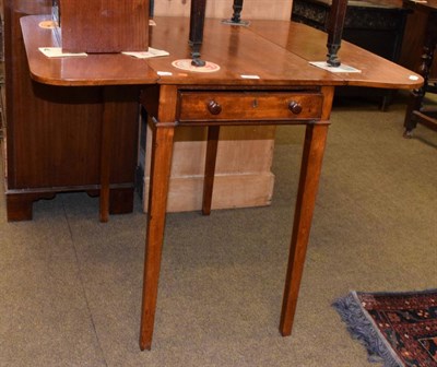 Lot 1294 - A mahogany Pembroke table