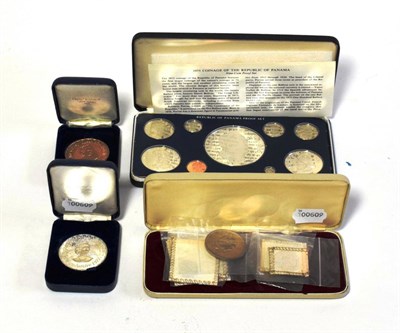 Lot 33 - Panama proof set, 1975, a 9-coin set 20 Balboas down to 1 Centesimo, 191g of 0.925 silver;...