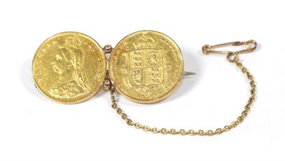 Lot 67 - A double shield back sovereign brooch, length 3.8cm, boxed