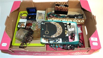 Lot 157 - A box of costume jewellery