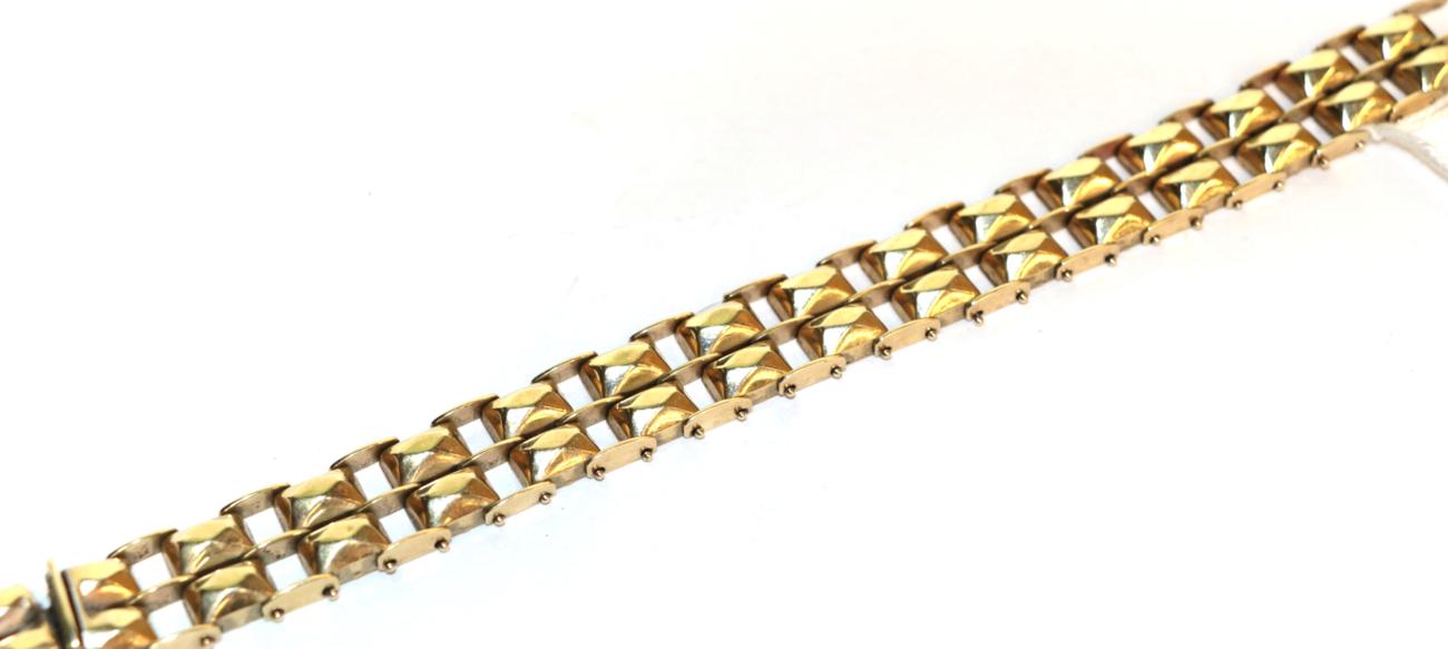 Lot 335 - A damaged bracelet stamped '9KT'