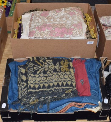 Lot 1048 - Assorted textiles including two art nouveau style large printed cotton tablecloths, three woven...