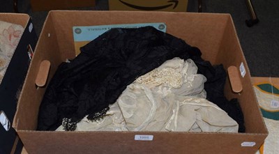 Lot 1055 - 19th century and later lace including lace stoles/shawls (a.f.), lace trimmings on original...