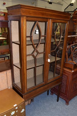 Lot 1341 - An Edwardian mahogany inlaid display cabinet