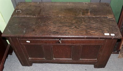 Lot 1375 - A small late 17th/ early 18th century oak coffer