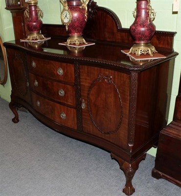 Lot 1481 - An early 20th century mahogany sideboard