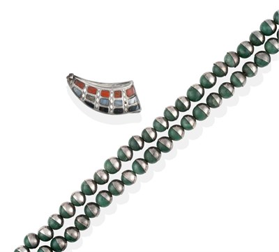 Lot 2077 - An Aventurine Quartz Necklace, spherical aventurine quartz beads with white metal cup mounts,...