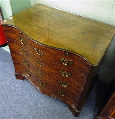 Lot 1552 - A George III Mahogany Serpentine Front Chest of Drawers, late 18th century, the pullout...