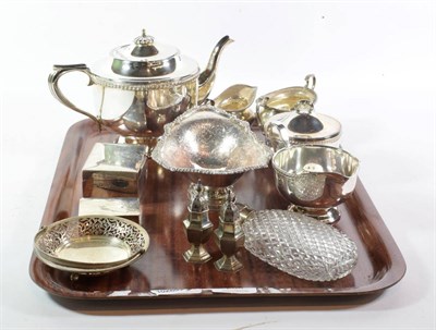 Lot 256 - A mixed lot of silver and plate, including: a silver cream-jug and sugar-bowl, by Thomas Edward...
