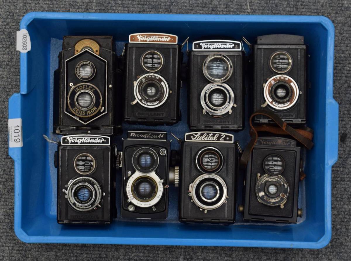 Lot 1019 - Eight twin lens cameras including Zeiss Ikon, Voigtlander