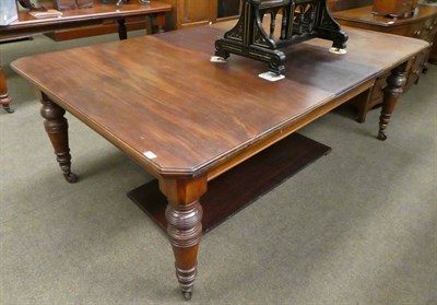 Lot 1334 - A Victorian mahogany extending table with two additional leaves (no winder)