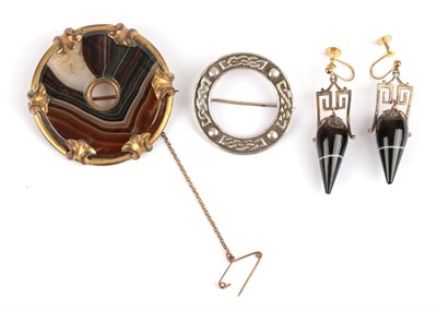 Lot 147 - A Small Quantity of Jewellery; including a pair of sardonyx drop earrings, with geometric...