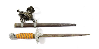 Lot 238 - A German Third Reich Luftwaffe Dagger, Second Pattern, the 24.5cm double edge steel blade...