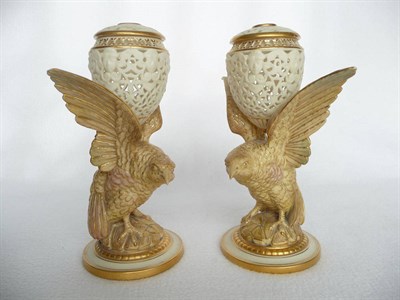 Lot 47 - A Pair of Graingers & Co Worcester Porcelain Vases and Covers, circa 1900, the reticulated urn...