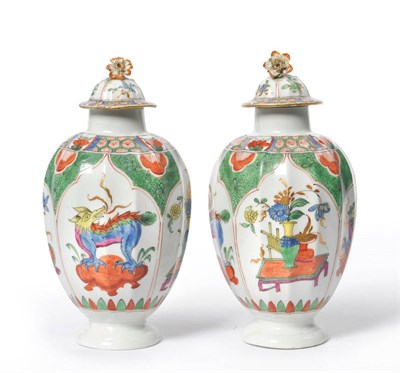 Lot 50 - A Pair of First Period Worcester Porcelain Ovoid Tea Canisters and Covers, circa 1770, of...