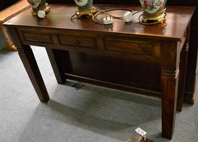 Lot 1338 - A reproduction hardwood table