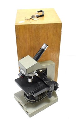Lot 91 - Olympus CH Microscope no.271572 (cased)