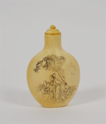 Lot 175 - Early 20th century Chinese ivory snuff bottle