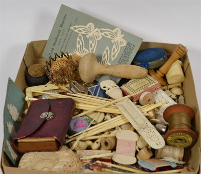 Lot 191 - Assorted sewing accessories including early 20th century ivory and bone crochet hooks, bobbins, pin