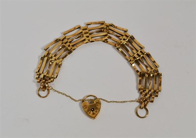 Lot 359 - A 9 carat gold gate link bracelet, length 18.5cm