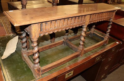 Lot 526 - Reproduction oak bench