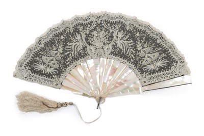 Lot 2123 - A Good Mixed Brussels Appliqué Lace fan, circa 1880's, mainly bobbin with fine needle lace...