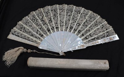 Lot 2126 - A Fine-Quality Large Late 19th Century Brussels Bobbin Lace Fan, with aspects of Ghent...