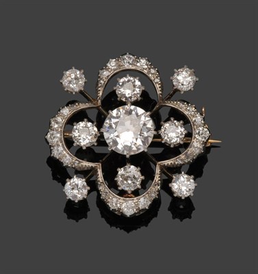 Lot 334 - A Late 19th Century/Early 20th Century Diamond Brooch, of quatrefoil design, a principal...