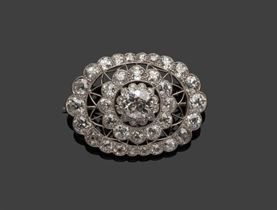 Lot 335 - An Early 20th Century Diamond Cluster Brooch, the old brilliant cut diamonds in a pierced...