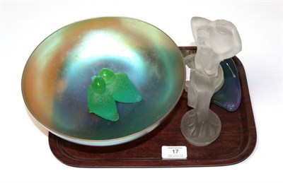Lot 17 - ^ A Daum, multi-colour glass Chameleon bowl and a Daum green glass pair of ducks, both boxed;...