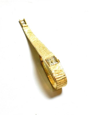 Lot 130 - A Seiko ladys 14 carat gold wristwatch